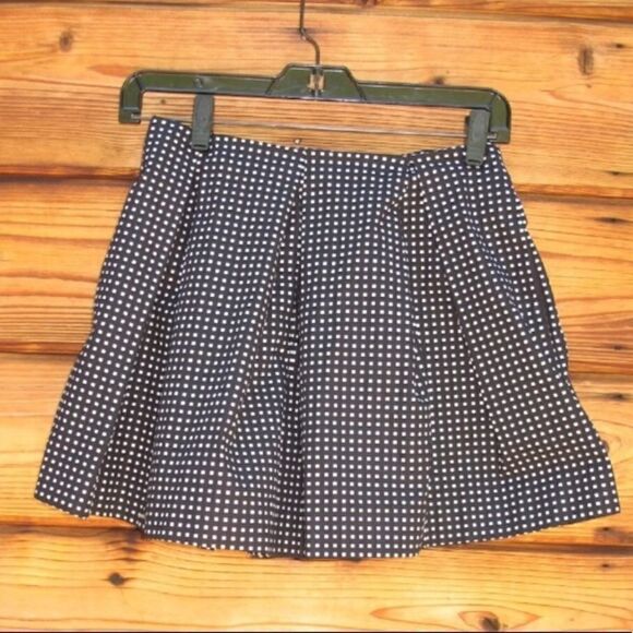 NWOT Kate Spade Black White Shorts - Picture 2 of 7